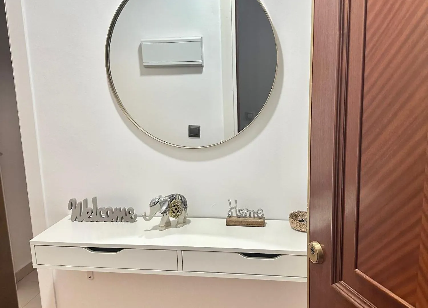 Apartamento 10 Minutos Centro Sevilla, Moderno Y Con Parking Gratis España