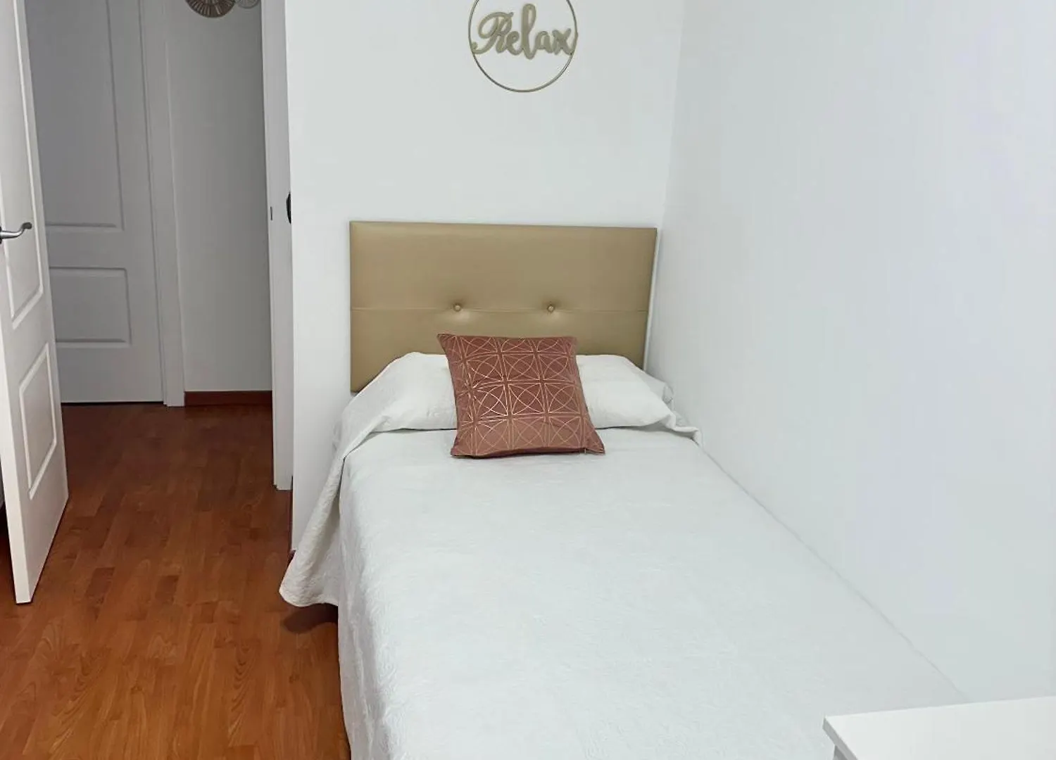 10 Minutos Centro Sevilla, Moderno Y Con Parking Gratis 0*, Seville Spain