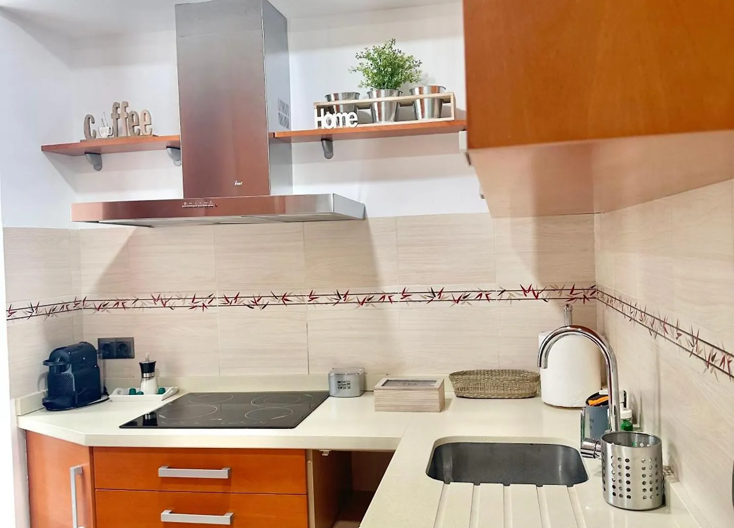 Apartment 10 Minutos Centro Sevilla, Moderno Y Con Parking Gratis