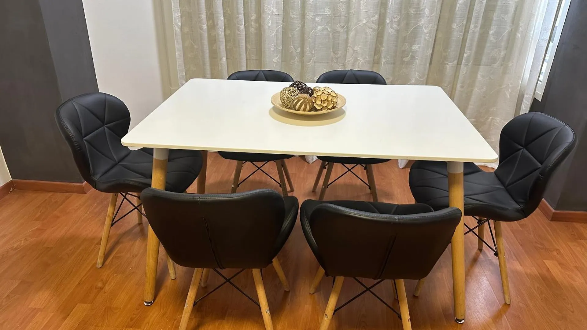Apartment 10 Minutos Centro Sevilla, Moderno Y Con Parking Gratis