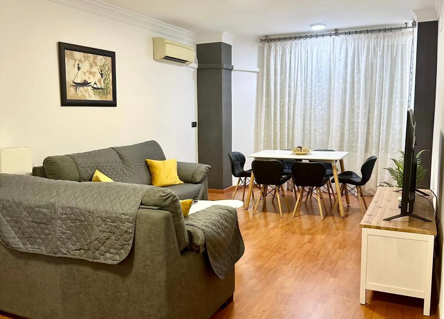 10 Minutos Centro Sevilla, Moderno Y Con Parking Gratis location